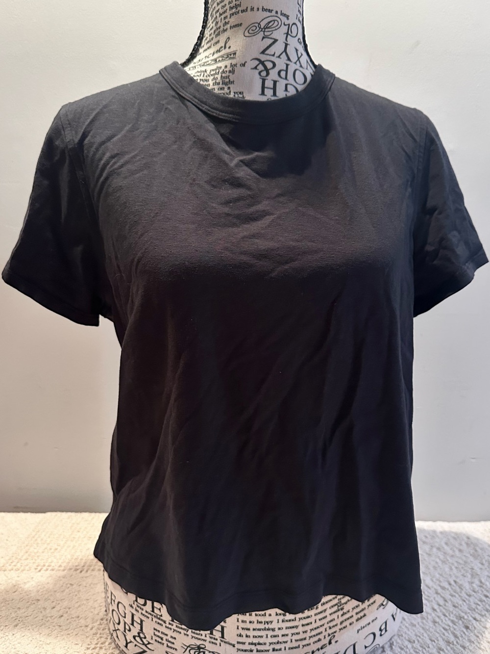Lululemon Classic Black Crewneck Short Sleeve Tee - Women